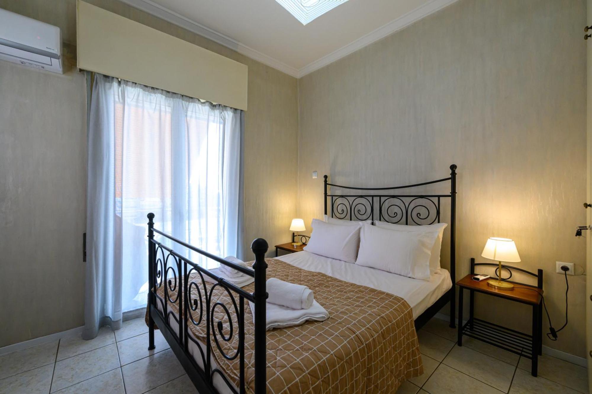 Appartement Roubini 52 à Kalamata Extérieur photo